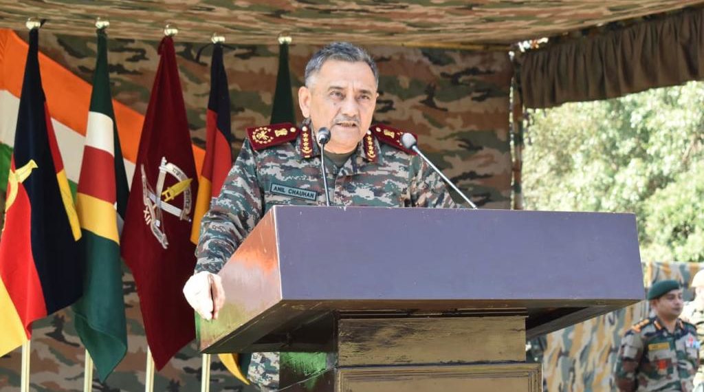 سی ڈی ایس کاراجوری سیکٹر میں اگلے مورچوں کا دورہ