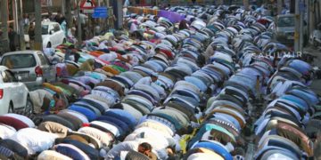 سرینگر میں خوجہ دگر کے موقع پر ہزاروں کی تعداد میں لوگوں نے نماز عصر ادا کی