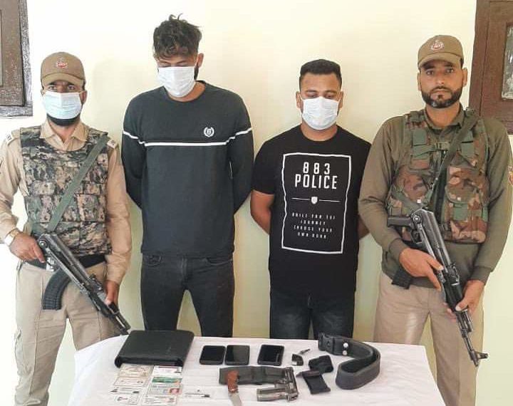 لالبازا رمیں دو بھتہ خور گرفتار، نقلی پستول‘ خنجر ضبط:پولیس