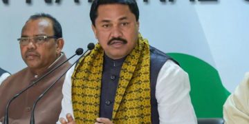 شنڈے – فڈنویس سرکار گجرات کی ایجنٹ: نانا پٹولے