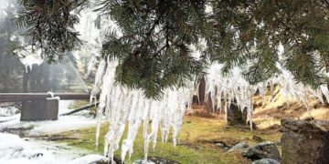 کشمیر میں سردی کے زور میں بتدریج اضافہ