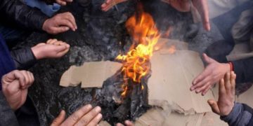 کشمیر میں خشک موسم کے بیچ سردی تیز