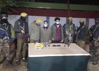 کشمیر:سوپور میں لشکر طیبہ کے دو ہائی برڈ جنگجو گرفتار، اسلحہ و گولہ بارود بر آمد:پولیس