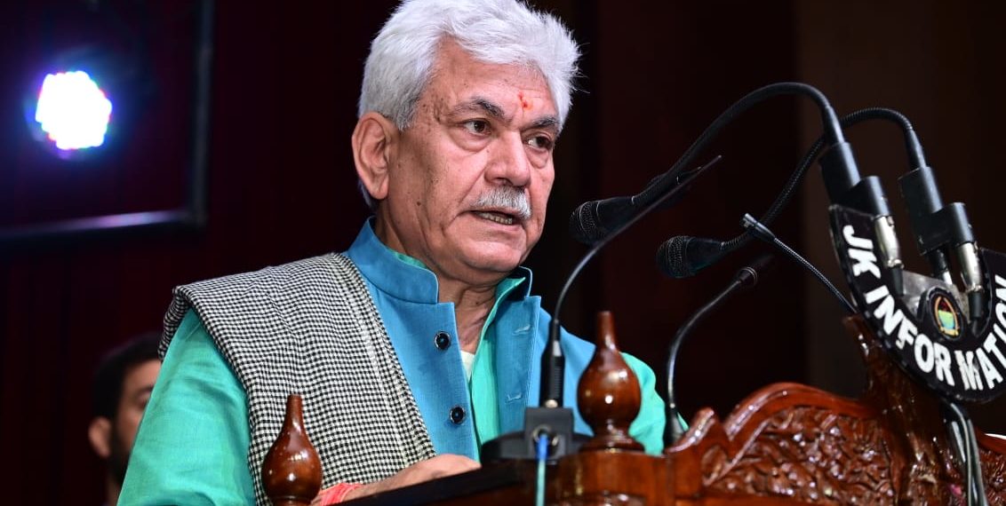 ’لوگوں کو بااختیار بنانا انتظامیہ کااولین فرض‘