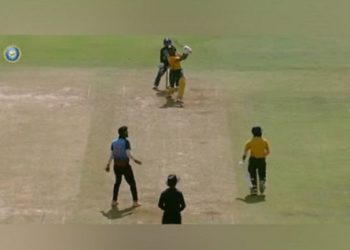 گائیکواڑ ایک اوور میں سات چھکے لگانے والے پہلے بلے باز بنے