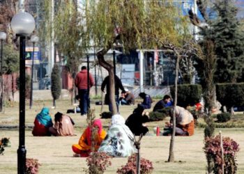 وادی میںخشک موسم کے بیچ سردیوں کا زور جاری