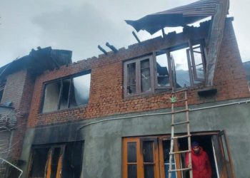 سری نگر کے ڈلگیٹ میں آتشزدگی، کم سے کم چھ مکانوں کو نقصان
