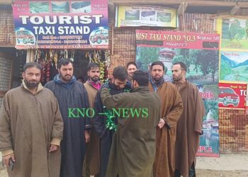 پہلگام کے ٹیکسی ڈرائیور نے حیدرآباد کے سیاح کو 10 لاکھ روپے مالیت کا سونا واپس د یا