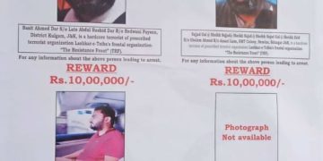 چار جنگجووں کے بارے میں معلومات‘این آئی اے کے پوسٹر