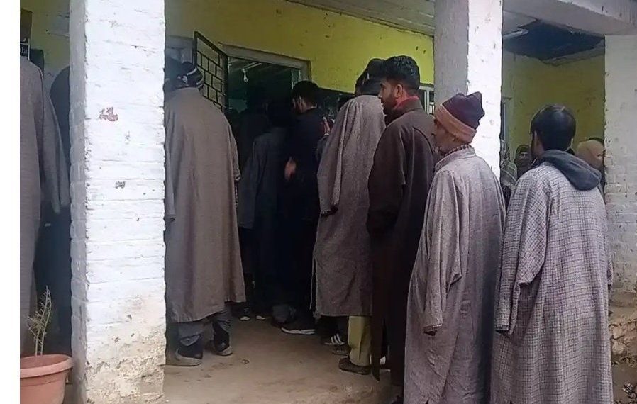 ڈی ڈی سی بائی پول:درگمولہ میں ووٹر ٹرن آوٹ 32‘حاجن میں 53 فیصد