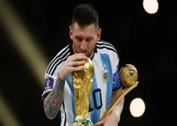 امیرِ قطر کے لیونل میسی کو خصوصی اعزاز دینے پر مغربی میڈیا کا نامناسب ردِعمل