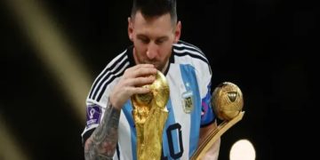 امیرِ قطر کے لیونل میسی کو خصوصی اعزاز دینے پر مغربی میڈیا کا نامناسب ردِعمل