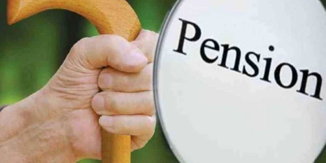آج کے ڈیجیٹل دور میں بھی پنشنرز کو قطاروں میں کھڑا کرانا باعث شرم :لون