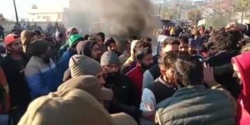 راجوری میں فوجی کیمپ کے باہر دو شہریوں کی گولی لگنے سے موت پر احتجاج