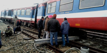 بڈگام سے بارہمولہ جا رہی ٹرین مازہامہ میں پٹری سے اتر گئی
