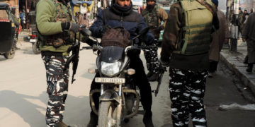 سرینگر میں جگہ جگہ جامہ تلاشیاں، موٹر سائیکلوں کی ضبطی