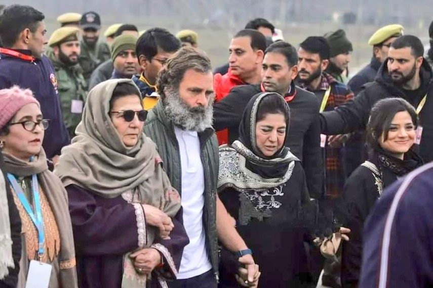 کشمیر:بھارت جوڑو یاترا اونتی پورہ سے شروع، پرینکا گاندھی‘ محبوبہ مفتی نے کی شرکت