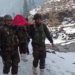فوج نے کپوارہ میں بھاری برفباری کے بیچ حاملہ خاتون کو اسپتال پہنچایا