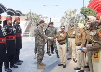 بی ایس ایف اور رینجرز میں مٹھائیوں کا تبادلہ