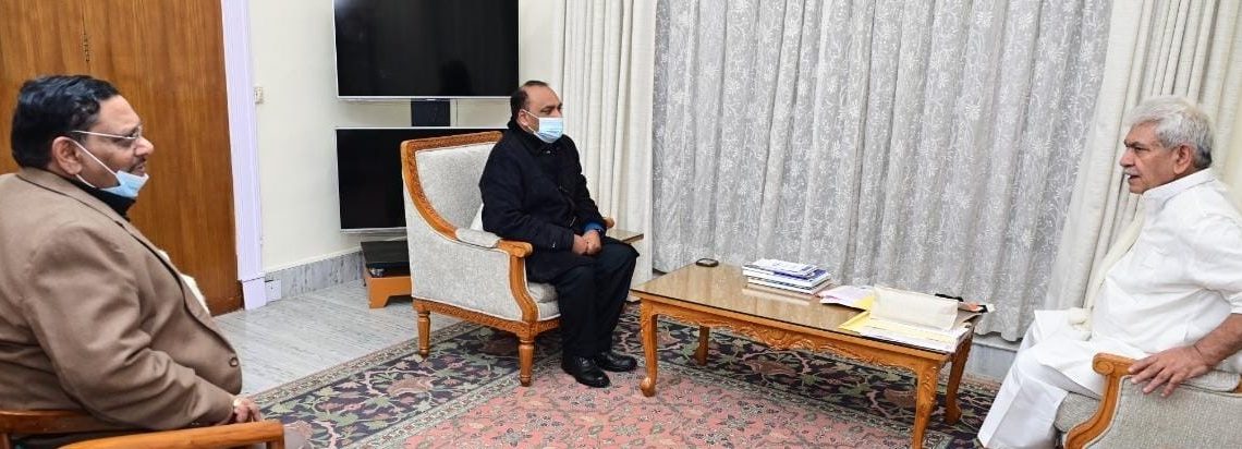 جسٹس ماگرے اورجموںوکشمیر بینک کے ایم ڈی اور سی اِین او کی ایل جی سے ملاقات