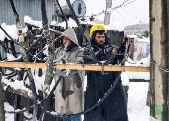 پیر کی صبح ۱۴ اور بعد میں صرف چار ۳۳ کے وی لائینوں میں خرابی تھی