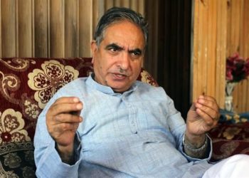 تجاوزات مخالف مہم روک دی جائے:غلام حسن میر