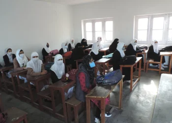 وادی کشمیر میں سرمائی تعطیلات کے بعد تعلیمی ادارے (کالج) کھل گئے