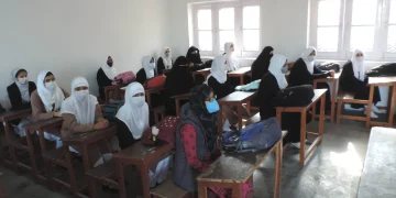وادی کشمیر میں سرمائی تعطیلات کے بعد تعلیمی ادارے (کالج) کھل گئے