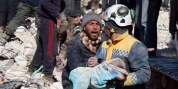 ترکیہ، شام زلزلہ؛ ملبے تلے دبے افراد کو نکالنے کی کوششیں، اموات 11 ہزار سے متجاوز