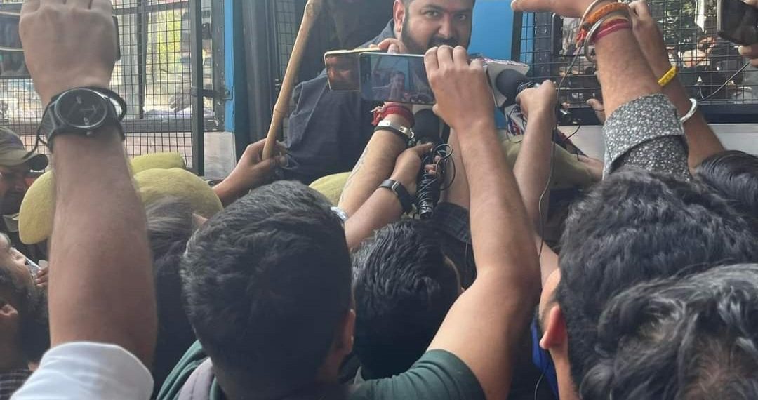 مختلف اسامیوں کے امیدواروں کا سرینگر اور جموں میں ایپ ٹک کمپنی کے خلاف احتجاج،متعدد گرفتار