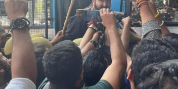 مختلف اسامیوں کے امیدواروں کا سرینگر اور جموں میں ایپ ٹک کمپنی کے خلاف احتجاج،متعدد گرفتار