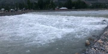 نالہ سندھ کے پانی کا رنگ دودھ جیسا سفید ہونے کے بعد تحقیقاتی ٹیم تشکیل
