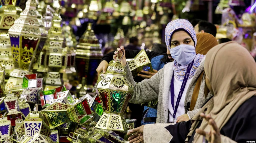 عرب دنیا میں رمضان کے استقبال کے لیے فانوس روشن کرنے کی روایت کیسے شروع ہوئی؟