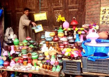 دور جدید میںکشمیر میں مٹی کے برتن استعمال کرنے کا رجحان ایک بار پھر بڑھ رہا ہے