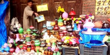 دور جدید میںکشمیر میں مٹی کے برتن استعمال کرنے کا رجحان ایک بار پھر بڑھ رہا ہے