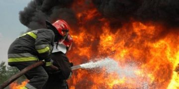 ہندواڑہ میں بھیانک آتشزدگی سات دکان اور ایک مکان خاکستر، اہلکار سمیت تین زخمی