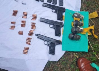 جموں وکشمیر:سانبہ کے وجے پور علاقے میں مشتبہ ڈرون سے گرائے گئے اسلحہ و گولہ بارود بر آمد:پولیس