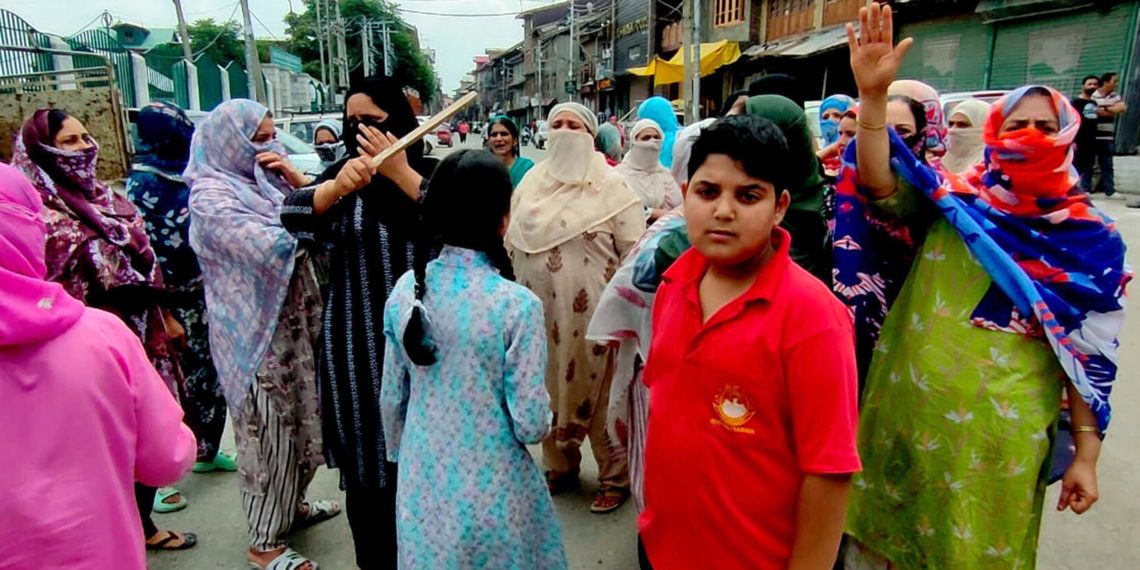 اسمارٹ میٹروں کی تنصیب کے خلاف احتجاج جاری