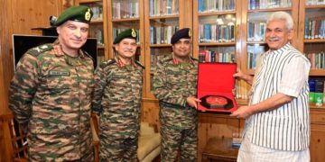 فوجی سربراہ جنرل پانڈے کی ایل جی سنہا سے ملاقات