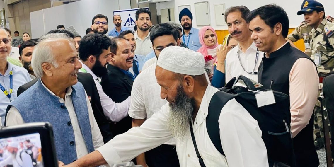 630 عازمین حج کا پہلاقافلہ آج 2 پروازوں میں سرینگر پہنچ رہا ہے