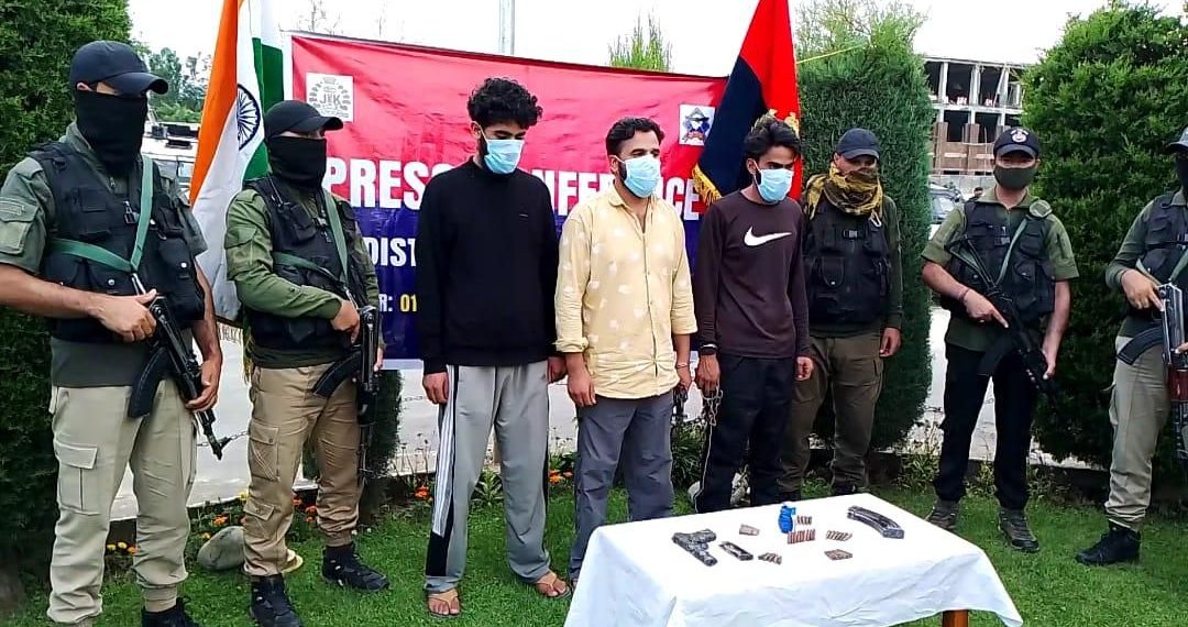 بانڈی پورہ اور اننت ناگ میں ملی ٹینٹ معاونین گرفتار