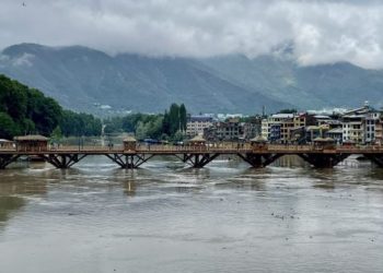 جہلم اور معاون ندیوں میں پانی کی سطح میں اضافہ’لیکن’گھبرانے کی ضرورت نہیں‘