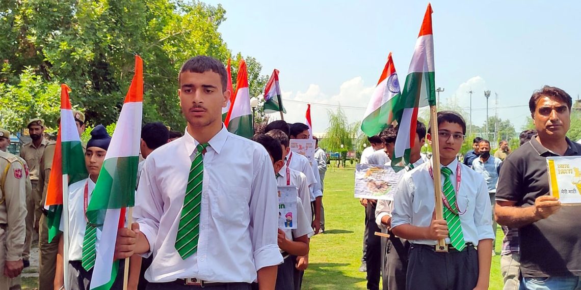 ’میری مٹی میرا دیش‘پروگرام کے تحت سری نگر میں ریلی بر آمد