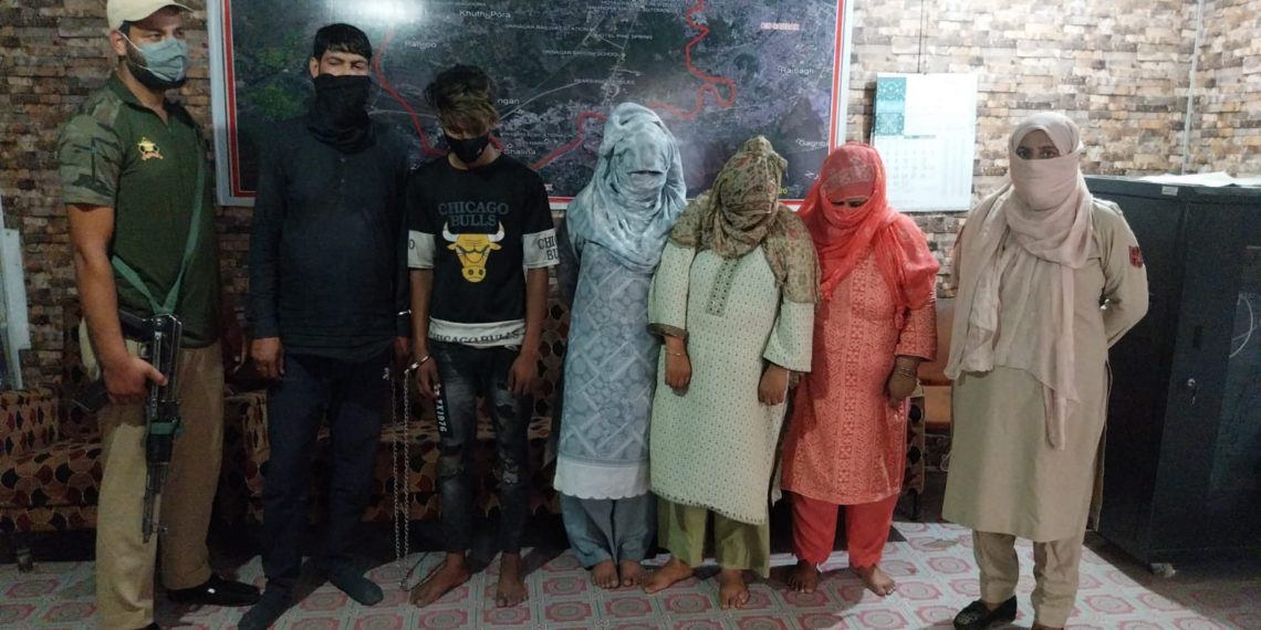 نوگام میں جسم فروشی کے دھندے کا پردہ فاش