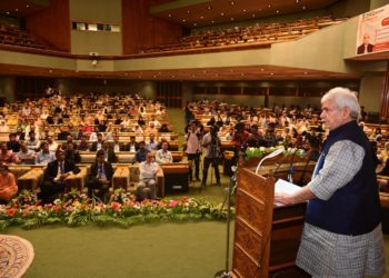 ۵اگست ۲۰۱۹ کووزیر اعظم نریندر مودی نے امتیازی نظام کو ختم کر دیا:ایل جی سنہا