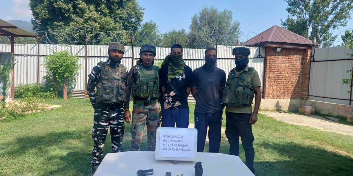 بارہمولہ میں لشکر طیبہ سے وابستہ۲ہائی برڈ جنگجو گرفتار