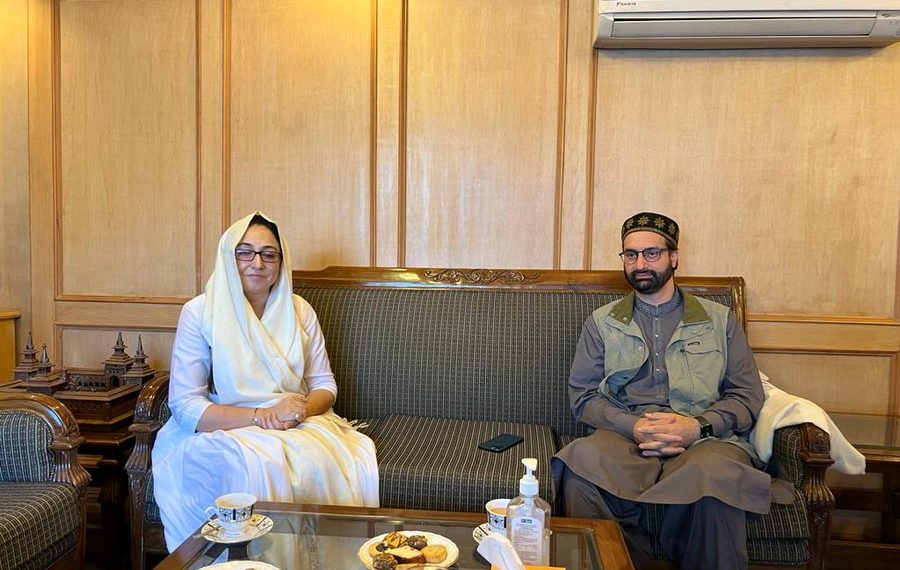 میر واعظ عمر فاروق نے 4 سال بعد تاریخی جامع مسجد میں خطبہ جمعہ دیا