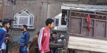 اننت ناگ کے ڈورو علاقے میں لوڈ کیرئر میں دھماکہ، 8 مزدور زخمی