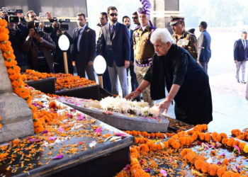 ایل جی کا شہید پولیس اہلکاروں کو شاندار خراج عقیدت