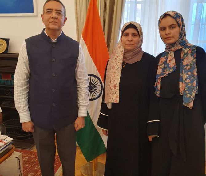 غزہ سے بحفاظت باہر آنے والی کشمیری خاتون نے خطے کی خوف ناک صورتحال کی منظر کشی کی